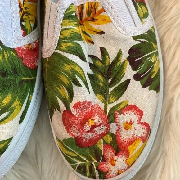 Floral slip on shoes - Picture 2 of 4